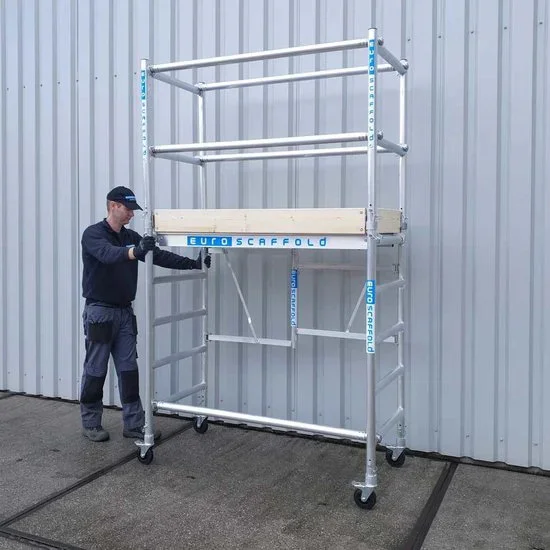 Kokkupandav alumiiniumtelling / maalripukk Compact 1+2 3,5 m töökõrgus* Kokkupandav alumiiniumtelling / maalripukk Compact 1+2 3,5 m töökõrgus*
