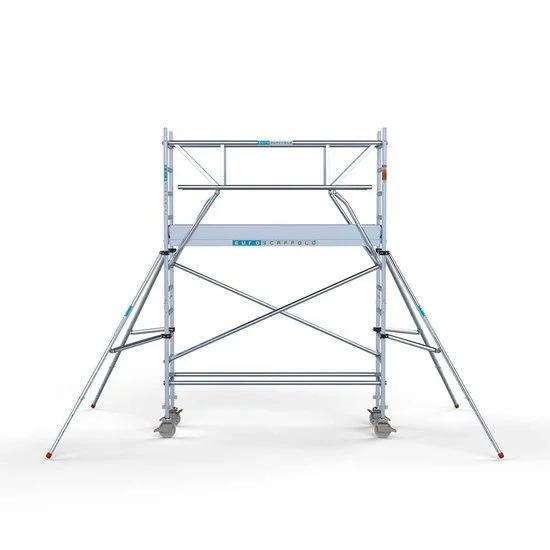 Alumiiniumtellingud 75х250 4,2 m töökõrgus* koos kokkupandavate piiretega mõlemal poolel Alumiiniumtellingud 75х250 4,2 m töökõrgus* koos kokkupandavate piiretega mõlemal poolel